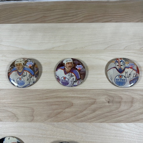 83/84 Ronald McDonald House Edmonton Oilers Button Pin 2.25" Set of 3 - Picture 1 of 4